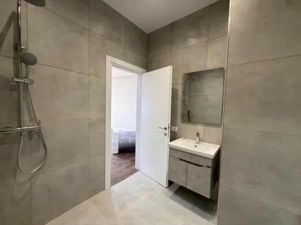 Tirane, shitet apartament 1+1 , 76 m² 137.000 € (Sauk)
