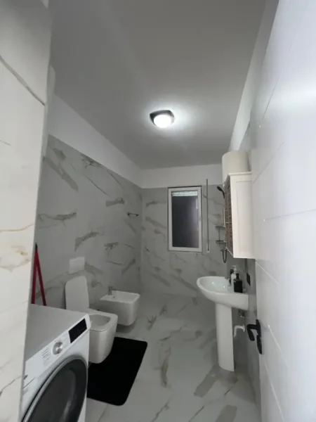 Tirane, jepet me qera apartament 2+1 Kati 3, 108 m² 500 € (Paskuqan)