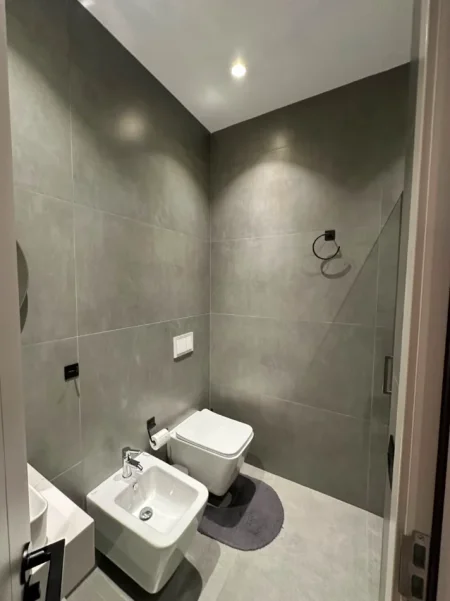 Tirane, jepet me qera apartament 2+1 Kati 6, 95 m² 1.200 € (Mine Peza)