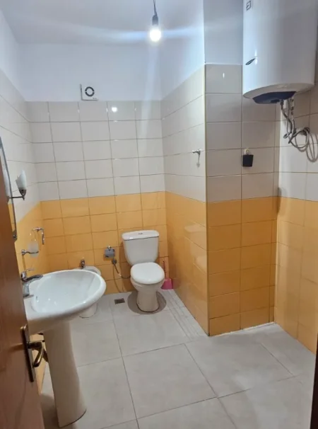 Apartament 2+1+2 me qira – Yzberisht, përballë Grand Gallery - 450€ ne muaj !!