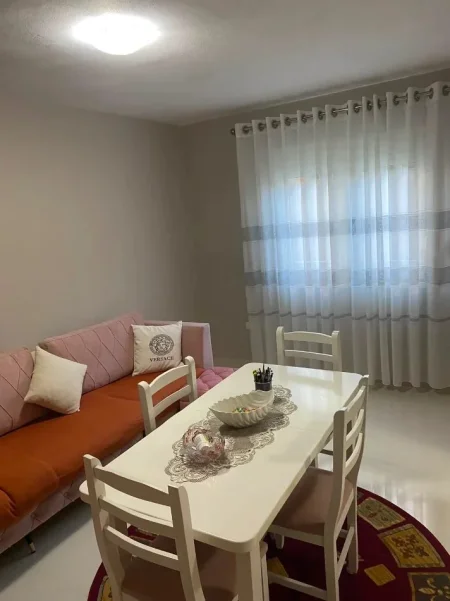 Tirane, jepet me qera apartament 1+1 Kati 1, 60 m² 450 € (Rruga Spiro Velko,Ali Demi)