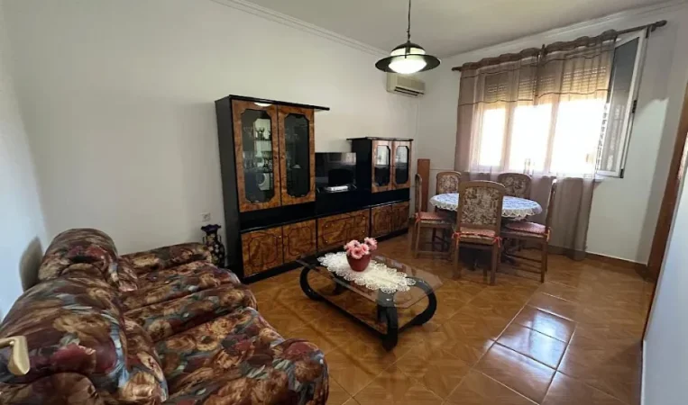 Tirane, jepet me qera apartament 2+1 Kati 4, 78 m² 600 € 