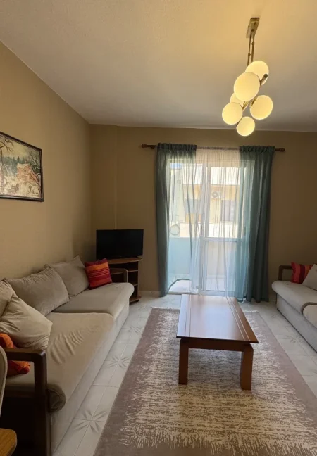 Tirane, jepet me qera apartament 2+1+Ballkon Kati 6, 100 m² 500 € (Rruga e Kavajes)