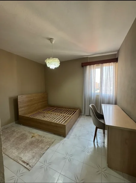 Tirane, jepet me qera apartament 2+1+Ballkon Kati 6, 100 m² 500 € (Rruga e Kavajes)