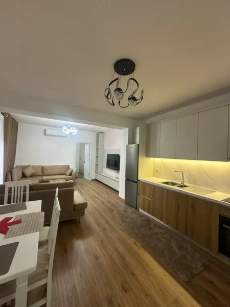 Tirane, jepet me qera apartament 2+1+Ballkon Kati 3, 110 m² 800 € (Kodra e Diellit 2)