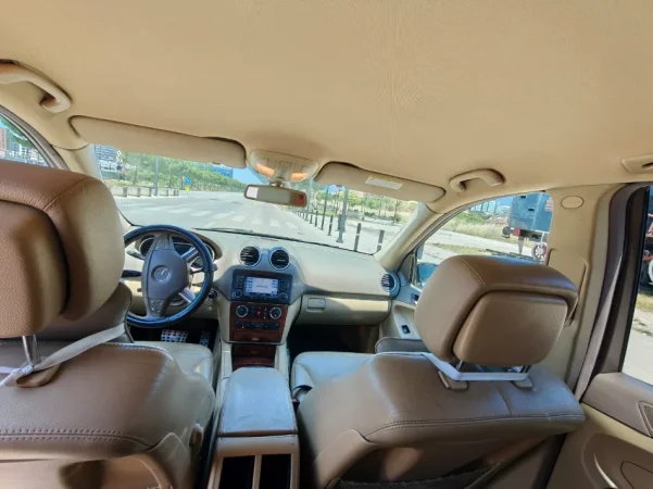 Tirane, shitet SUV Mercedes - Benz Nafte, e zeze automatik Klima 266.000 km 370.000 €