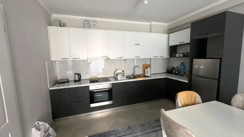 🔥 OKAZION 🏡 Jepet me Qera Apartament 2+1+2 + Ballkon ne Astir tek Vila L,  550 mije leke