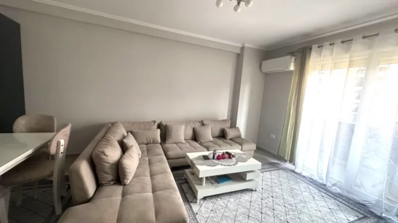 🔥 OKAZION 🏡 Jepet me Qera Apartament 2+1+2 + Ballkon ne Astir tek Vila L,  550 mije leke