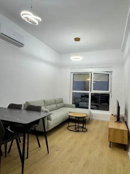 Tirane, jepet me qera apartament 2+1 Kati 2, 530 € (Ali Demi)