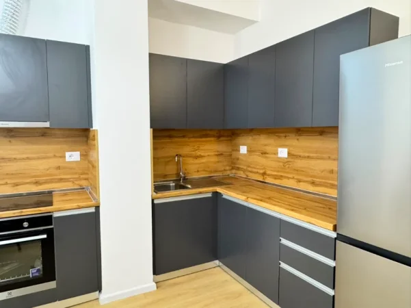 Tirane, jepet me qera apartament 2+1 Kati 2, 530 € (Ali Demi)