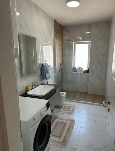 Tirane, shitet apartament 2+1 Kati 7, 91 m² 250.000 € (Rruga Irfan Tomini)