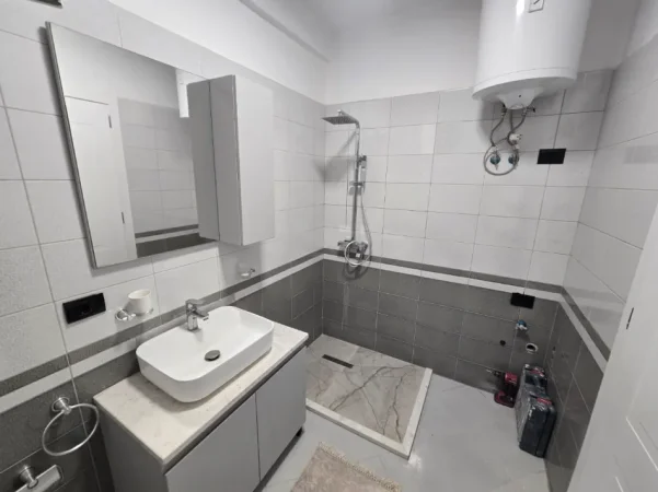 Tirane, shitet apartament 1+1 Kati 5, 68 m² 12.100.000 € (Rruga Sokrat Miho, Astir)