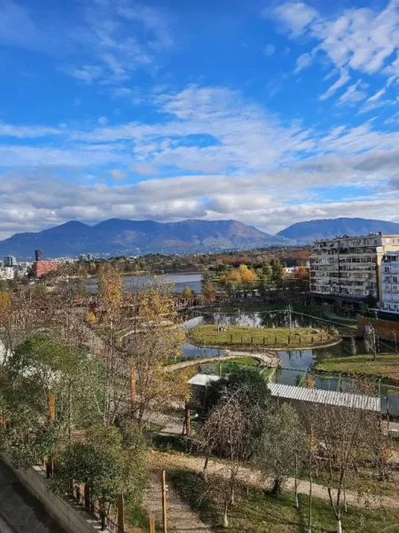 Tirane, jepet me qera apartament 2+1 Kati 3, 120 m² 900 € 