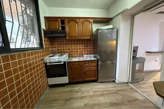 Tirane, jepet me qera apartament 1+1 , 72 m² 476 € (liceu artistik)
