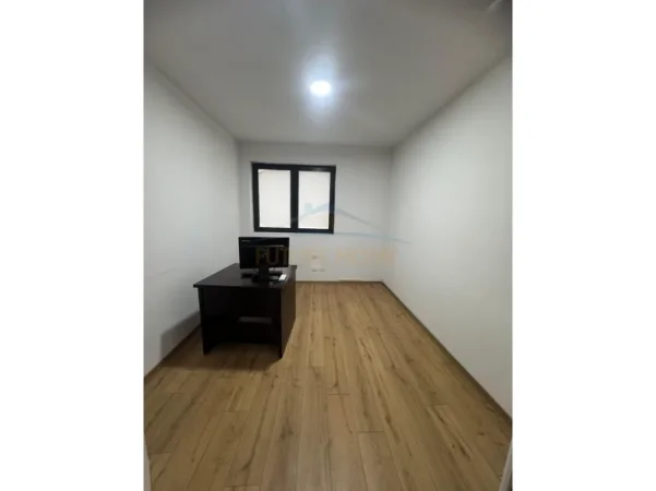 jap me qera apartament 2+1+Ballkon Kati 4, 85 m² 500 € (UNAZA E RE)