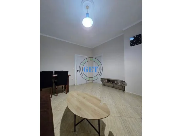 Durres, jepet me qera apartament 2+1 Kati 4, 75 m² 400 € (poliklinika durres)