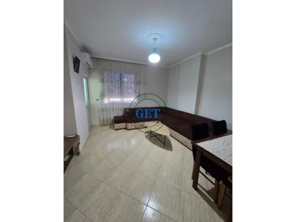 Durres, jepet me qera apartament 2+1 Kati 4, 75 m² 400 € (poliklinika durres)