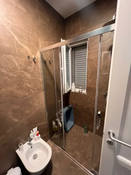 Tirane, shitet 2+1 Kati 5, 110 m² 27.500.000 € (Kompleksin Panorama, pranë Harry Fultz)