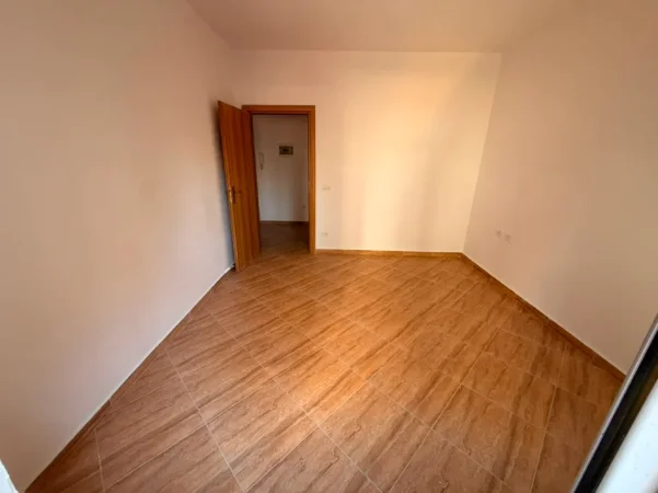 Durres, shitet apartament 1+1+Ballkon Kati 2, 65 m² 95.000 €