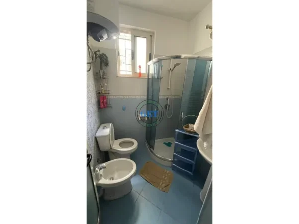 Durres, jepet me qera apartament 1+1 Kati 1, 85 m² 300 € (Shkëmbi i Kavajës,Durres)
