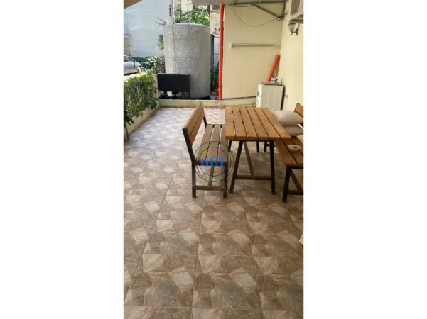 Durres, jepet me qera apartament 1+1 Kati 1, 85 m² 300 € (Shkëmbi i Kavajës,Durres)