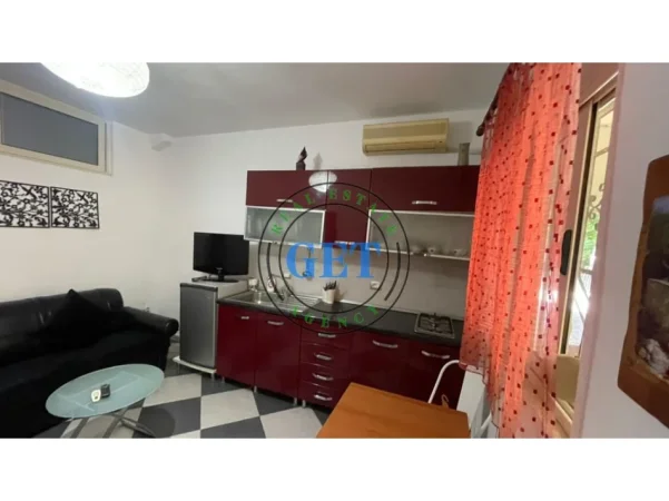 Durres, jepet me qera apartament 1+1 Kati 1, 85 m² 300 € (Shkëmbi i Kavajës,Durres)