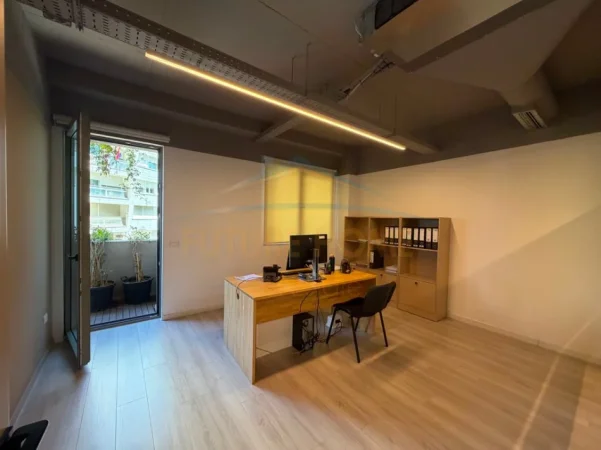 Tirane, jepet me qera ambjent biznesi Kati 2, 529 m² 11.000 € (Lion Park 1)