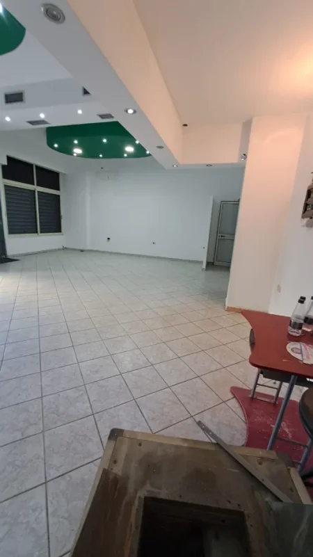 Tirane, jepet me qera apartament 1+1 Kati 0, 60 m² 600 € 