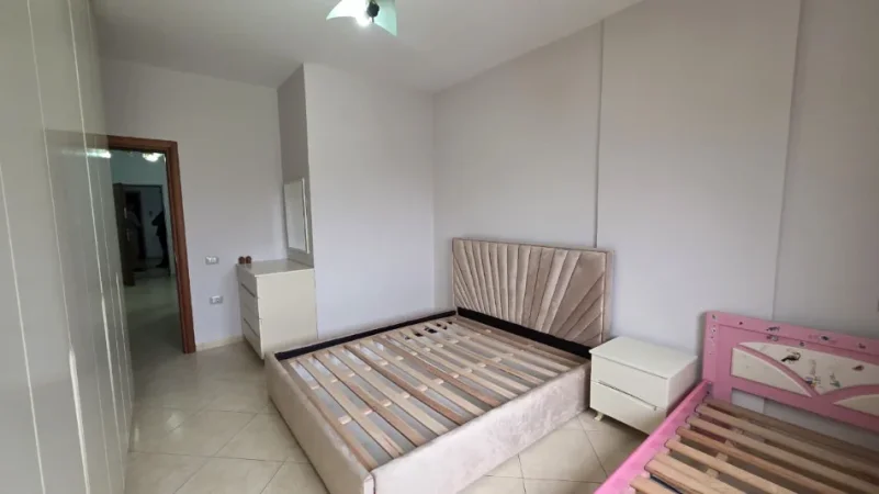 Vlore, shitet apartament 1+1+Ballkon Kati 11, 80 m² 125.000 € (Rruga Hasan Kushta, Albano Romina, Vlorë)