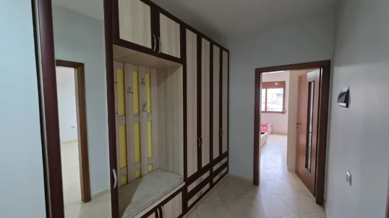 Vlore, shitet apartament 1+1+Ballkon Kati 11, 80 m² 125.000 € (Rruga Hasan Kushta, Albano Romina, Vlorë)