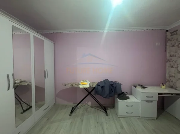 Tirane, jepet me qera apartament 3+1 Kati 3, 117 m² 550 € (Fresku)