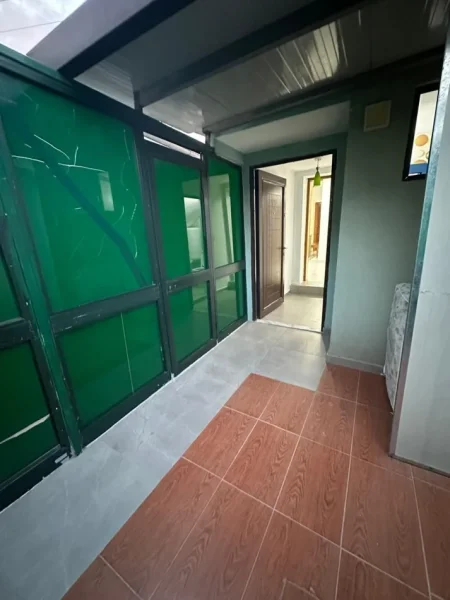 Tirane, jepet me qera apartament 1+1 Kati 1, 60 m² 250 € (Paskuqan)