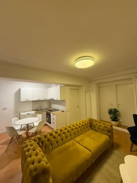 Tirane, jepet me qera apartament 2+1 Kati 1, 74 m² 1.000 € (Garda)
