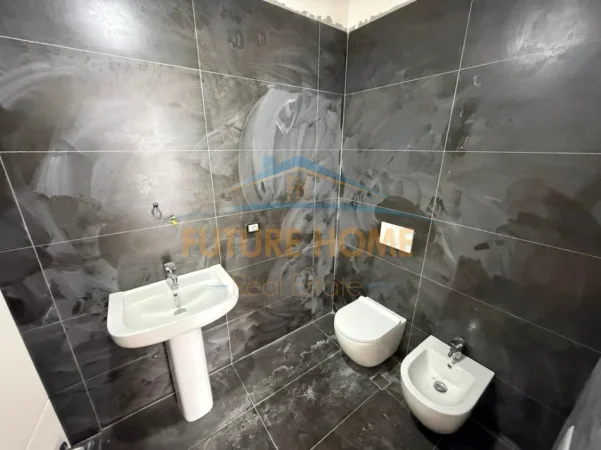 Tirane, shes apartament 3+1+Ballkon , 125 m² 375.000 € 