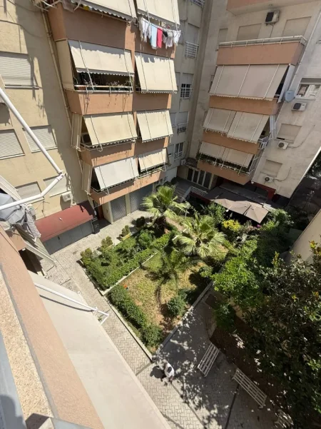 Tirane, jepet me qera apartament 2+1 Kati 3, 113 m² 750 € (Ura Tabakeve)