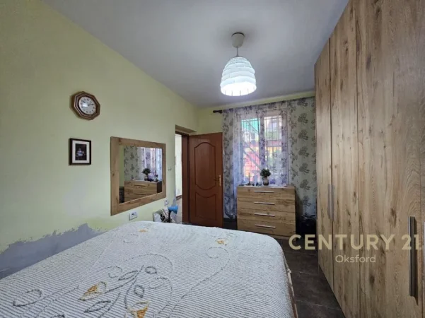 Tirane, shitet shtepi 1+1 Kati 1, 84 m² 115.000 € (Ali Demi)