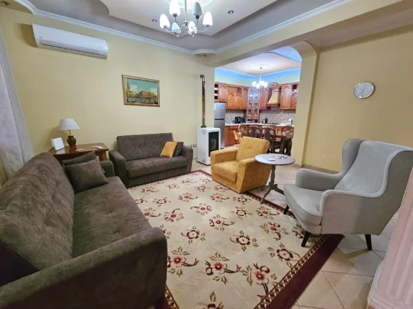 Tirane, jepet me qera Vile 3+1+Aneks+Ballkon , 1.200 € (rruga don bosko , rruga jordan misja)