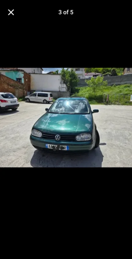 Pogradec, shes makine Golf 4 Nafte, jeshile manuale Klima 313.000 km 1.300 €