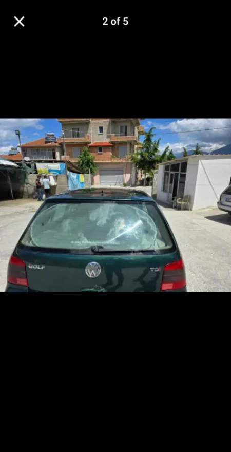Pogradec, shes makine Golf 4 Nafte, jeshile manuale Klima 313.000 km 1.300 €