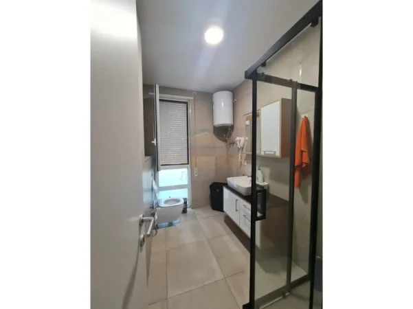 Gjiri Lalezit | Hamallaj, shitet apartament 2+1+Aneks+Ballkon Kati 0, 98 m² 390.000 € (Gjiri i Lalzit)
