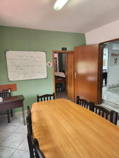 Tirane, jepet me qera zyre Kati 2, 124 m² 1.200.000 € 