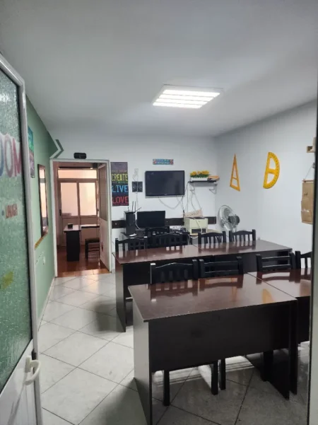 Tirane, jepet me qera zyre Kati 2, 124 m² 1.200.000 € 