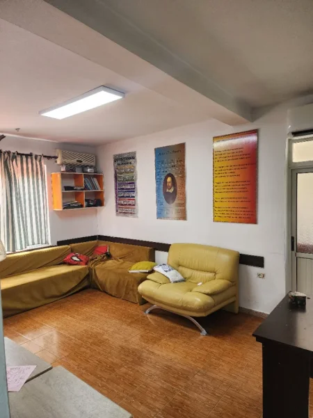 Tirane, jepet me qera zyre Kati 2, 124 m² 1.200.000 € 