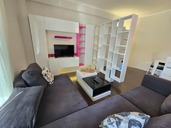 Tirane, jepet me qera apartament 1+1 Kati 2, 68 m² 600 € 