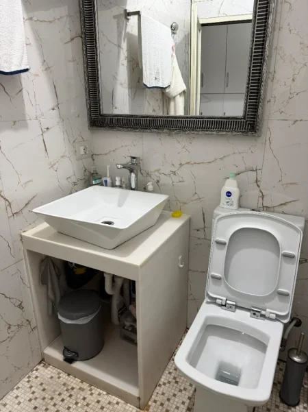 Tirane, jepet me qera apartament 1+1 Kati 5, 50 m² 550 € (Mysluym Shyri)