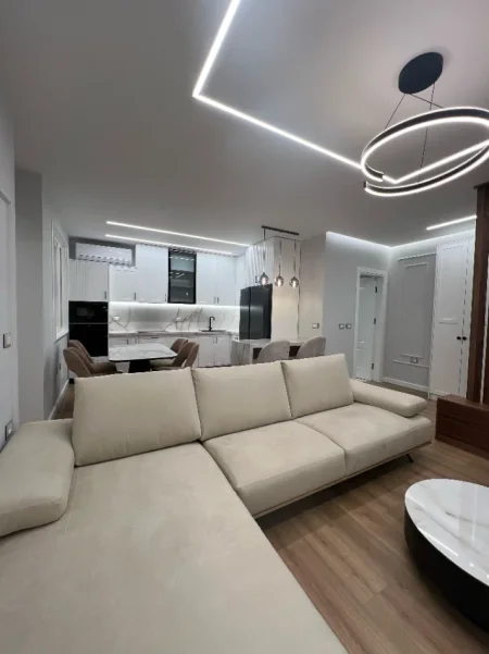 Tirane, jepet me qera apartament 2+1 Kati 5, 1.000 € (Selvia)