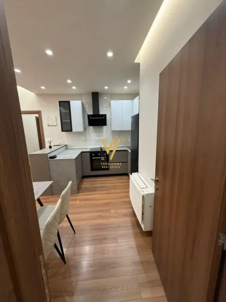 Tirane, jepet me qera apartament 2+1+BLK Kati 2, 113 m² 720 € (FARMACIA 10)