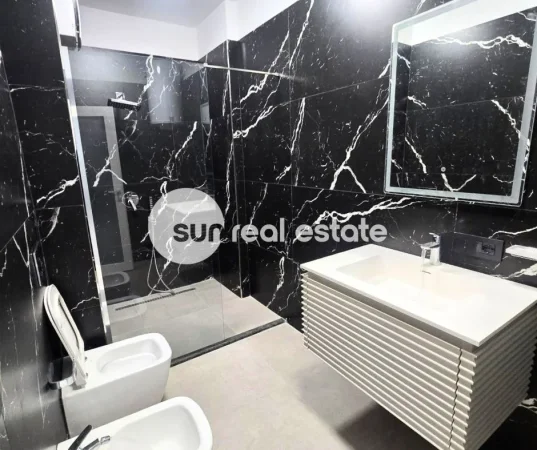Tirane, shitet ambjent biznesi Kati 9, 202 m² (MBIKALIMI I KAMZES, TIRANE)