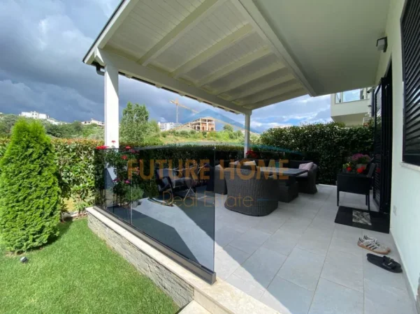 Tirane, shitet Vile Vile 2 Katshe , 309 m² 700.000 € 
