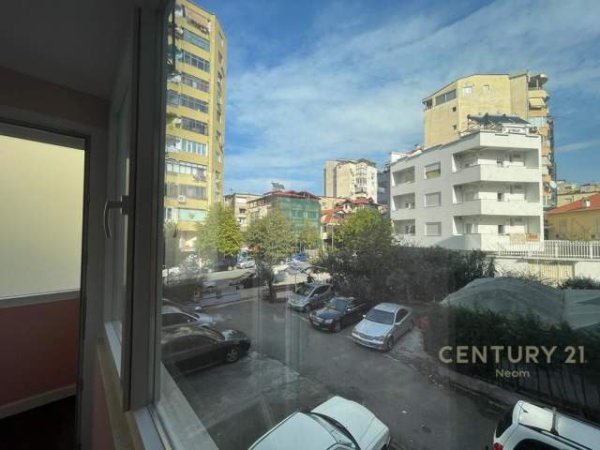 Tirane, jepet me qera apartament 2+1+BLK Kati 2, 100 m² 1.000 Euro (Shkolla e Baletit)